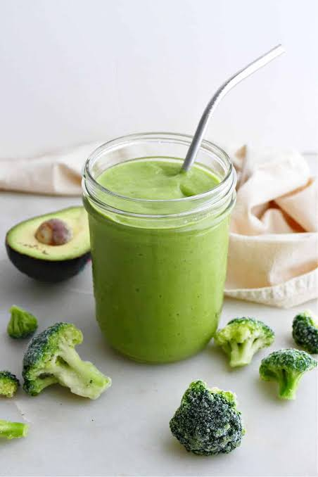 I Put Raw Broccoli in My Smoothie—Was That a Nutrition Win or Salmonella Risk?