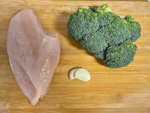 I Meal-Prepped Broccoli and Raw Chicken—Did I Cross-Contaminate My Healthy Food?
